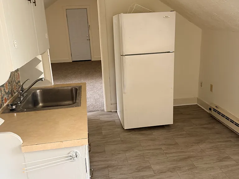 305 S White Oak St #6 — Photo 5
