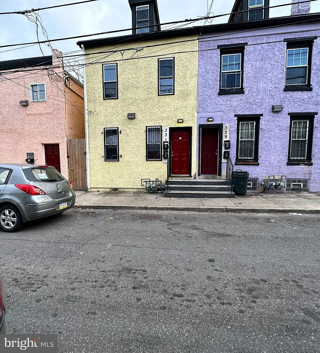 331 Rose St photo 1