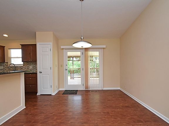 3rd image of 7623 Whitehall Cir W