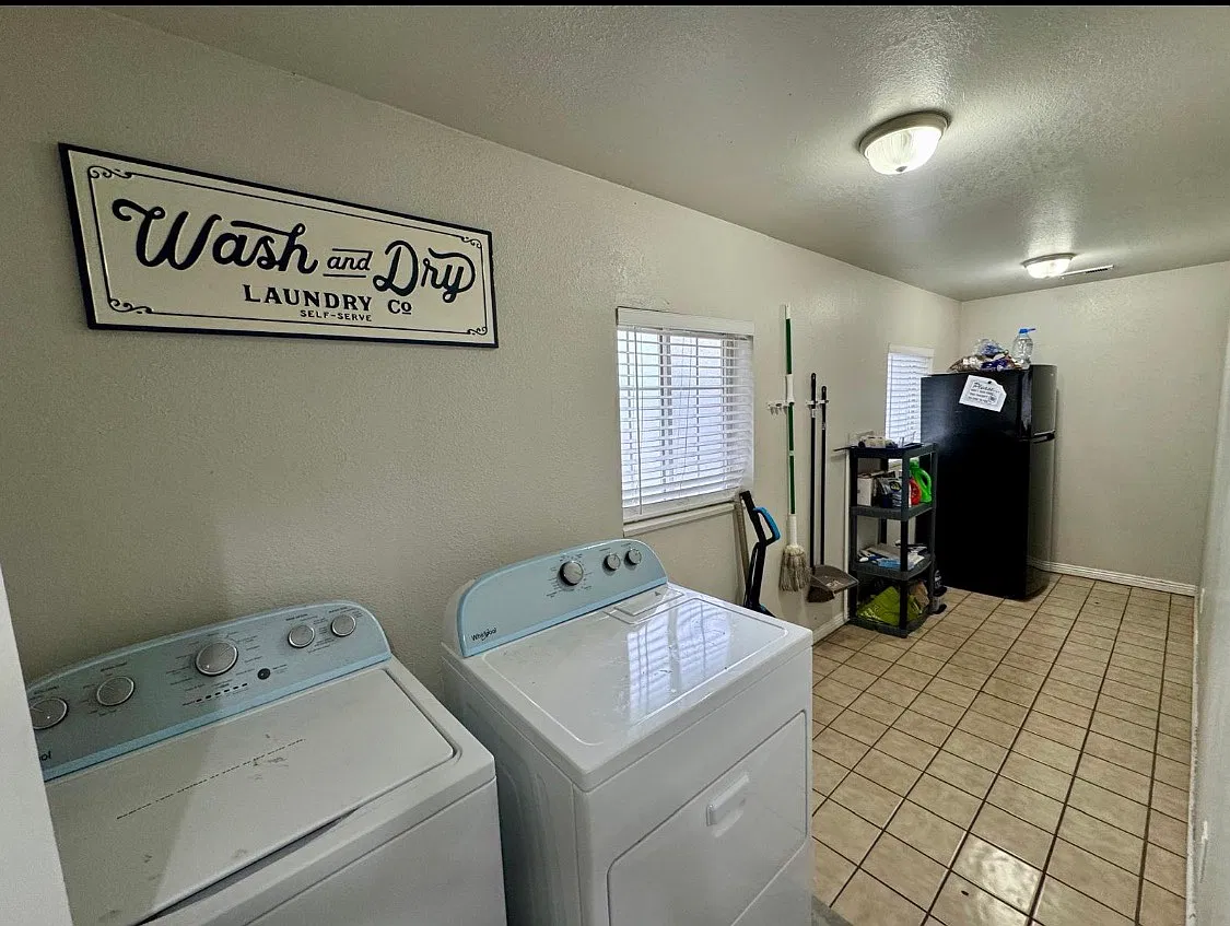 5 bed, 2281 sqft, $800 — Photo 4