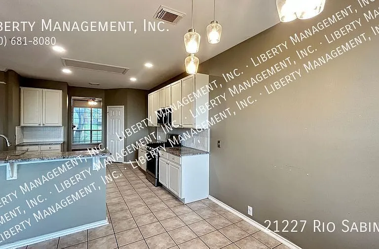 21227 Rio Sabinal — Photo 20