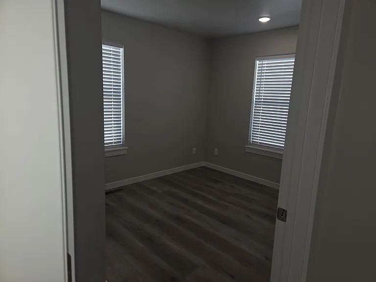 985 W Cheney Dr — Photo 9
