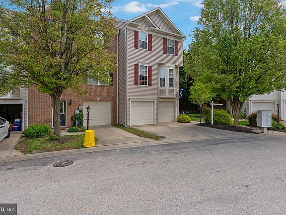 5th image of 629 Baystone Ct