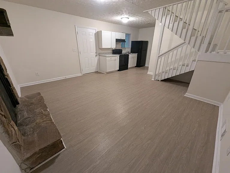 502 Rustwood Dr — Photo 3