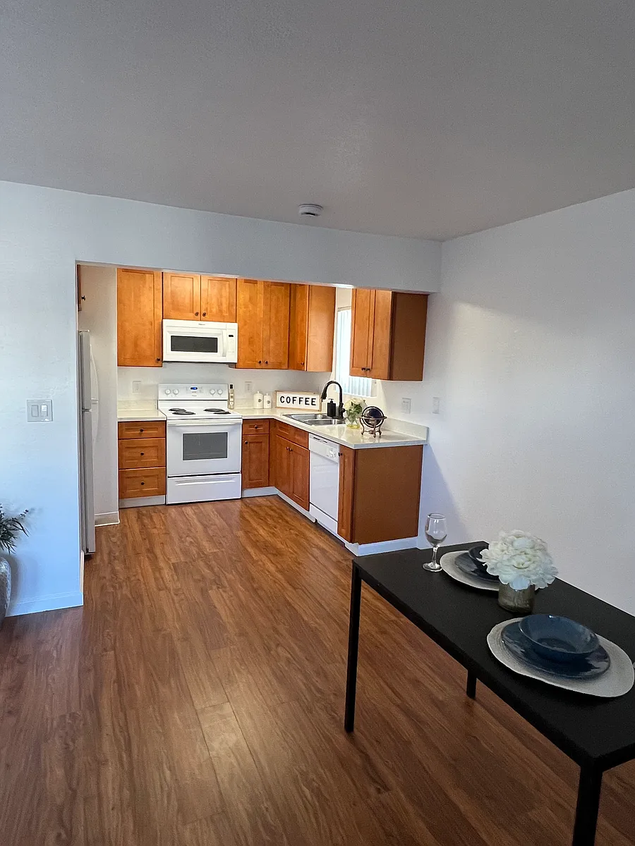 Building Photo - 10163 Beardon Dr #2