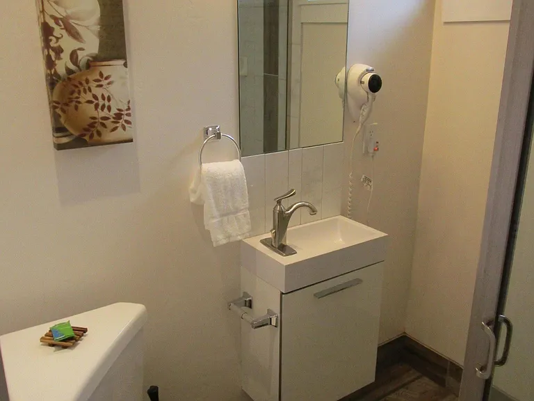408 Main St #5 — Photo 3