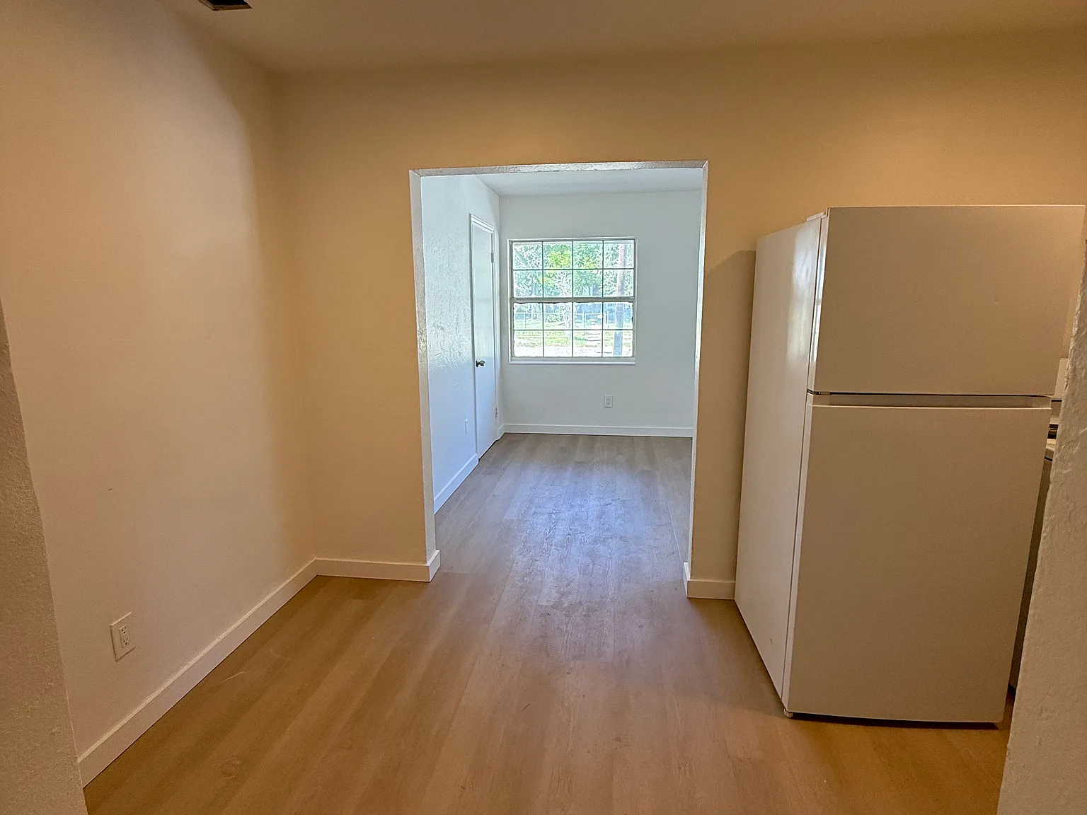 2 bed, 750 sqft, $1,200 — Photo 3