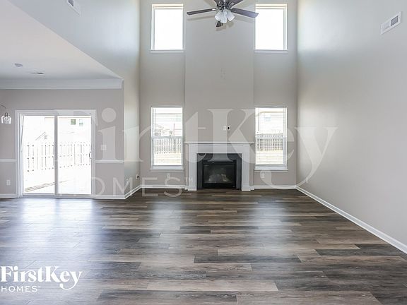 4th image of 140 Kingston Dr