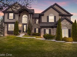 42756 Winding Pond Trl, Belleville, MI