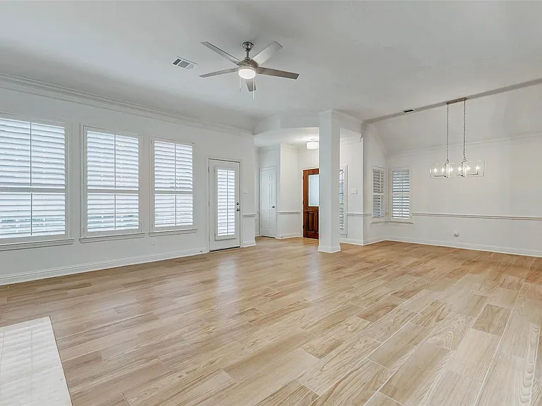 1918 Supplejack Ct — Photo 4