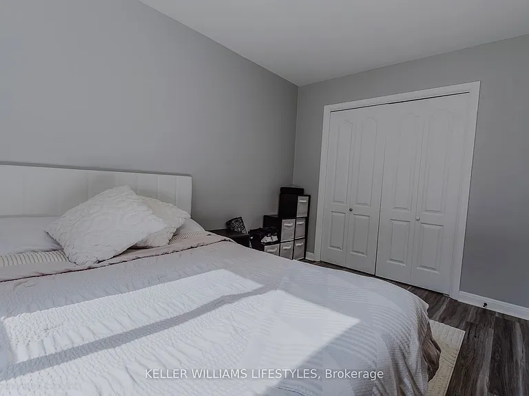 361 Vesta Rd #MAIN FLOOR — Photo 5
