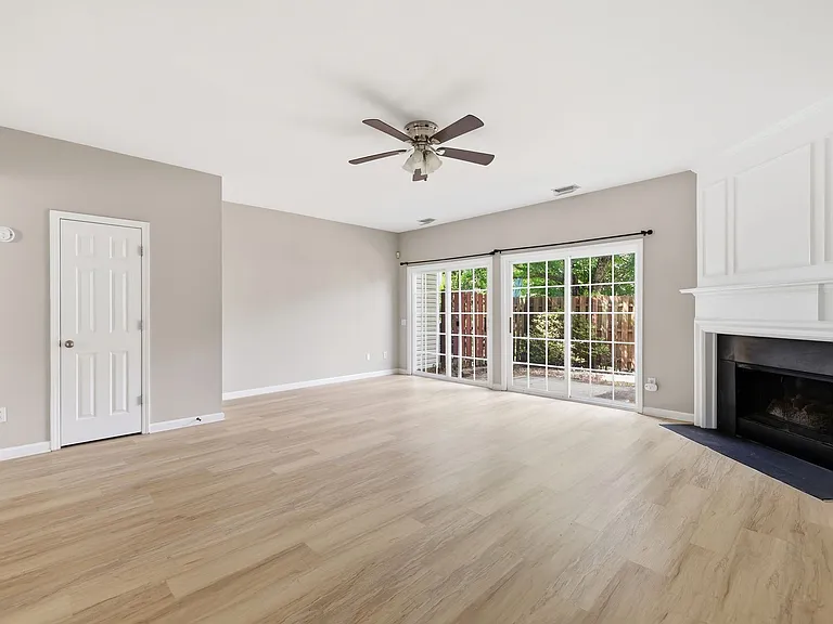 3221 Mannington Dr — Photo 12