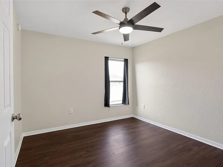 780 Overlook Grove Dr — Photo 32