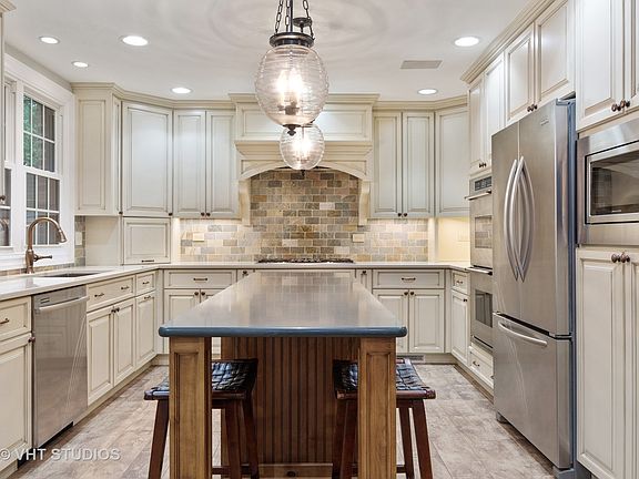 5th image of 217 Elder Ln