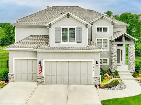 17817 Grandview St, Overland Park, KS 66013