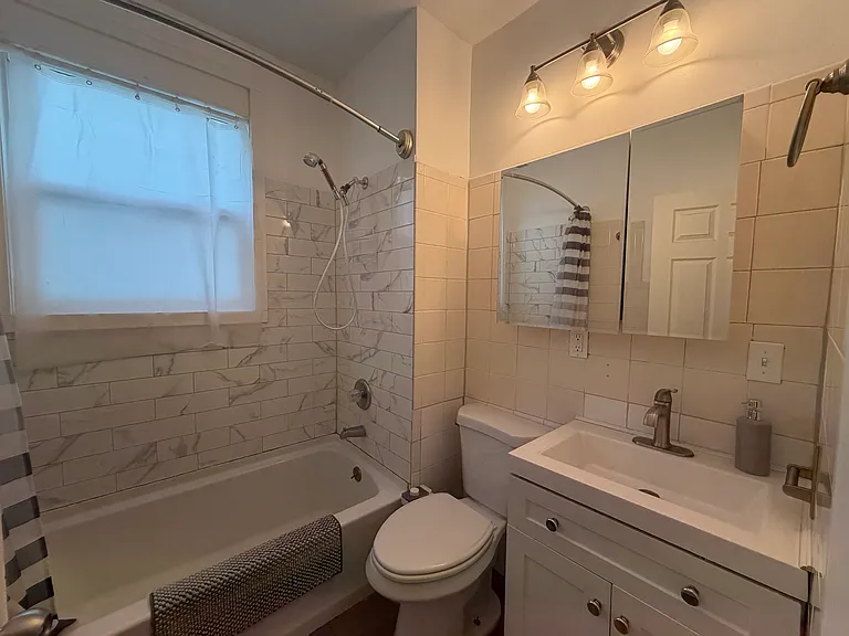 674 Richmond Ave #1 — Photo 7