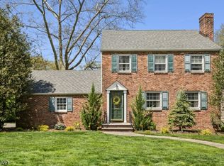 4 Indian Spring Rd, Cranford, NJ 07016