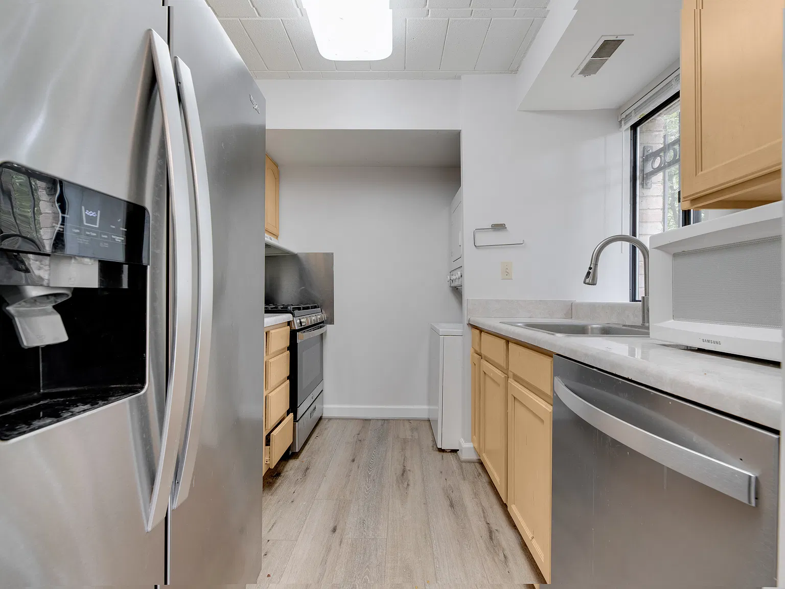1 bed, 692 sqft, $1,250 — Photo 4