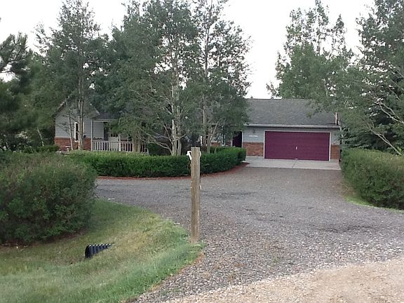 Front drive to garage 