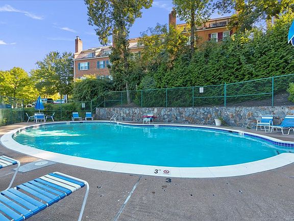 4th image of 822 S Arlington Mill Dr APT 203