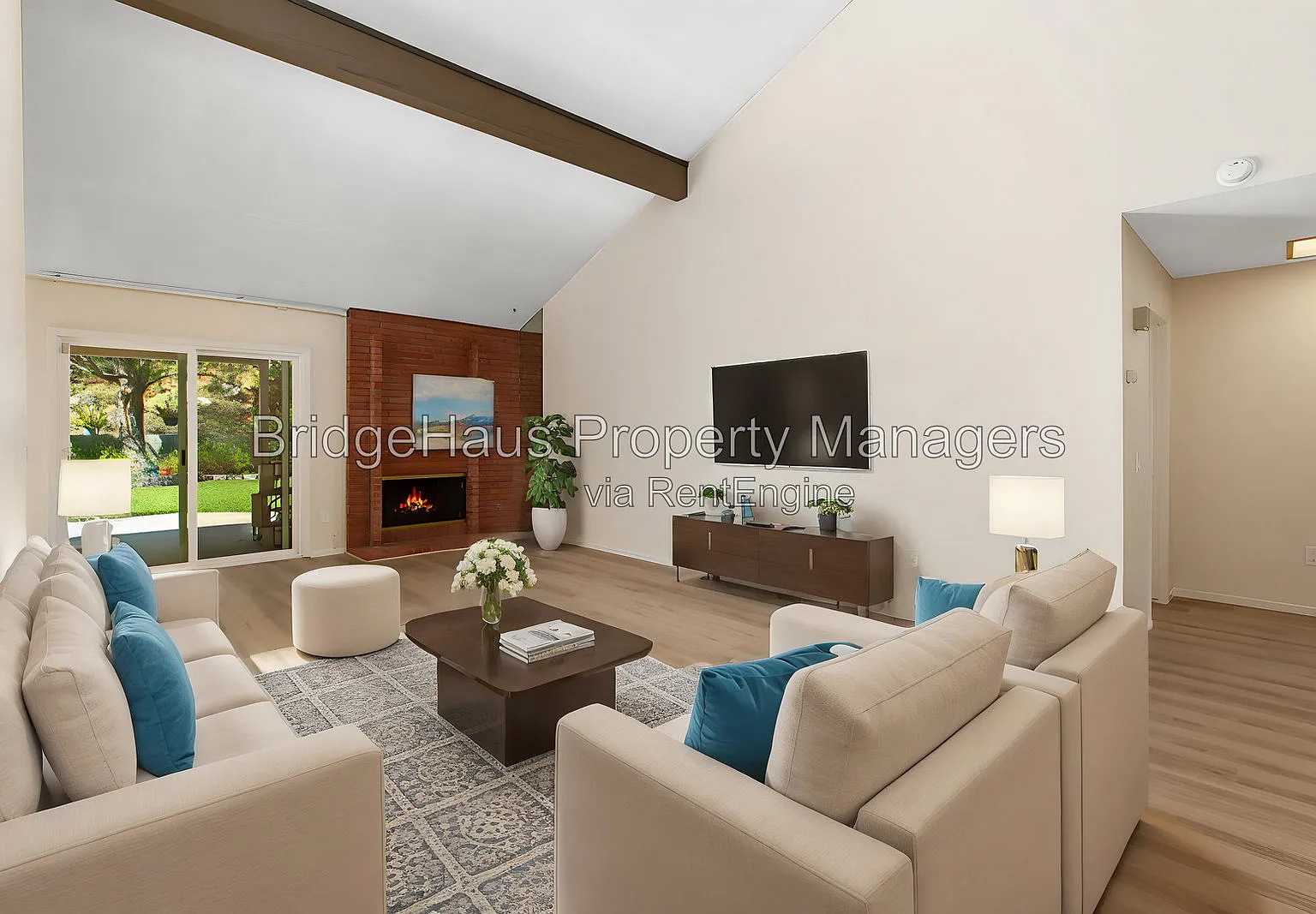3 bed, 2.0 bath, 1832 sqft, $4,400 — Photo 1