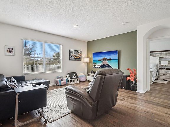 5th image of 1073 PRESERVE DRIVE