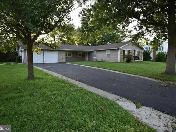 136 Torrington Ln, Willingboro, NJ 08046