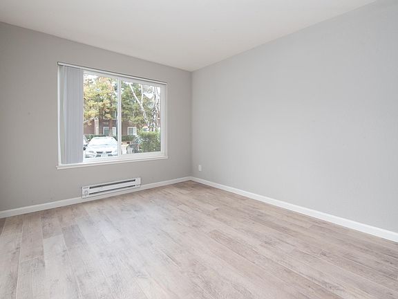 4th image of 917 Catkin Ct