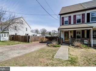 476 Delaware Ave, Roebling, NJ 08554
