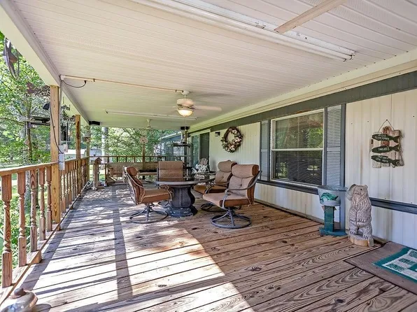 369 Mulberry Ln, Zavalla, TX 75980