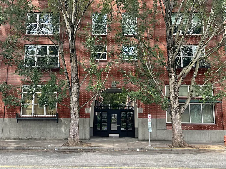 1009 NW Hoyt St #111 — Photo 1