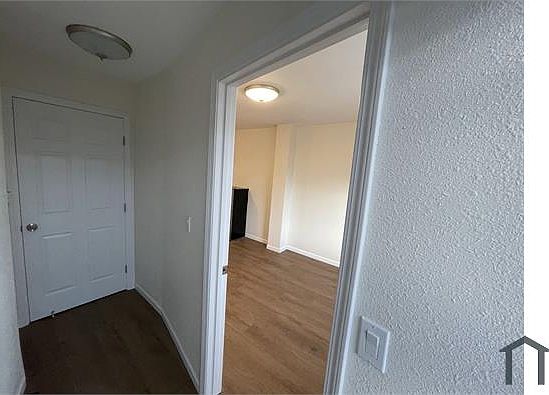 4th image of 1382 Revere Ave #C