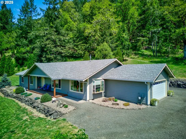 161 Whitney Ct, Umpqua, OR 97486