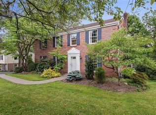 2154 Meadowmont Dr, Pittsburgh, PA 15241