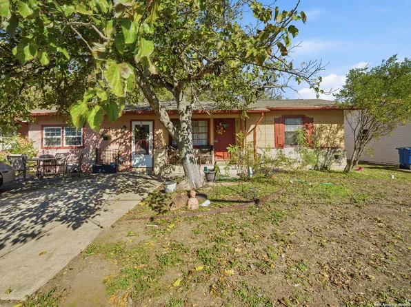 235 Meadow, New Braunfels, TX 78130