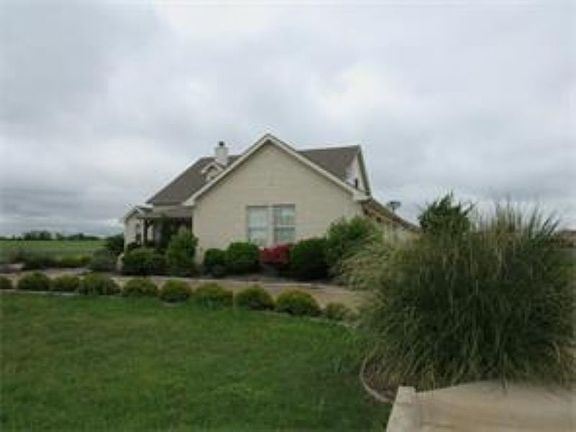 3rd image of 180 Meadow Park Dr