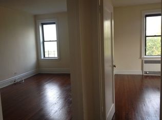 3220 34th St APT 3F, Astoria, NY 11106