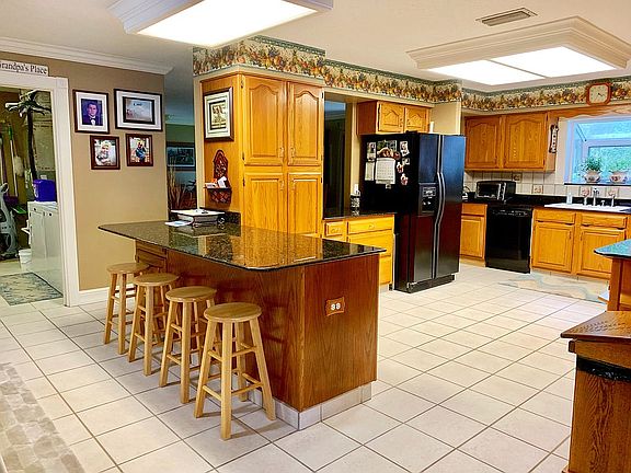 5th image of 125 River Haven Ct