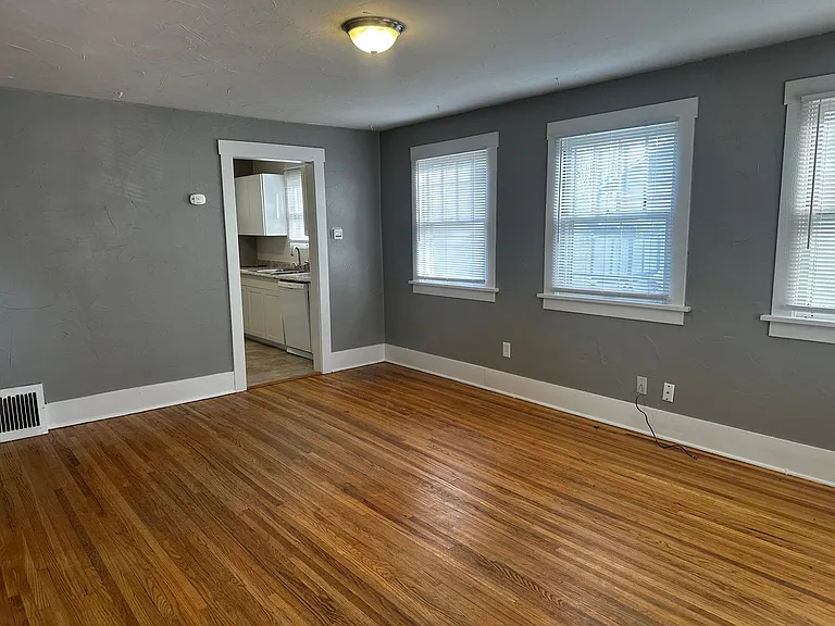 2040 7th Ave — Photo 3