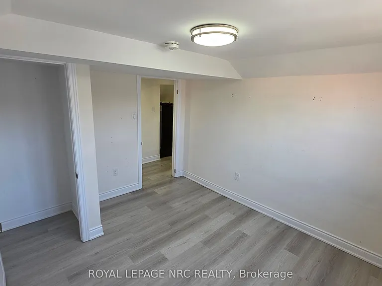 69 Vine St S #2 — Photo 8