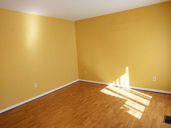 4th image of 25006 James Ave