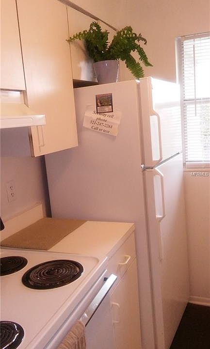 2nd image of 835 Sky Lake Cir APT D