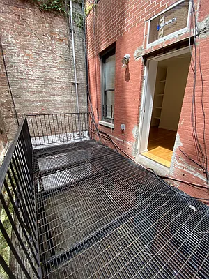 Rented by Waverly Realty Associates | media 10