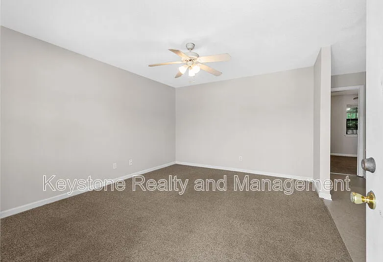 2 bed, 1.0 bath, 850 sqft, $725 — Photo 2
