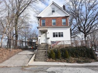 6011 167th St, Flushing, NY 11365