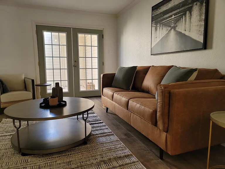 1005 Park Meadow Dr — Photo 5