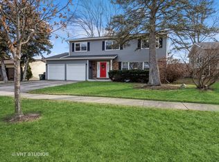 903 W Hintz Rd, Arlington Heights, IL 60004