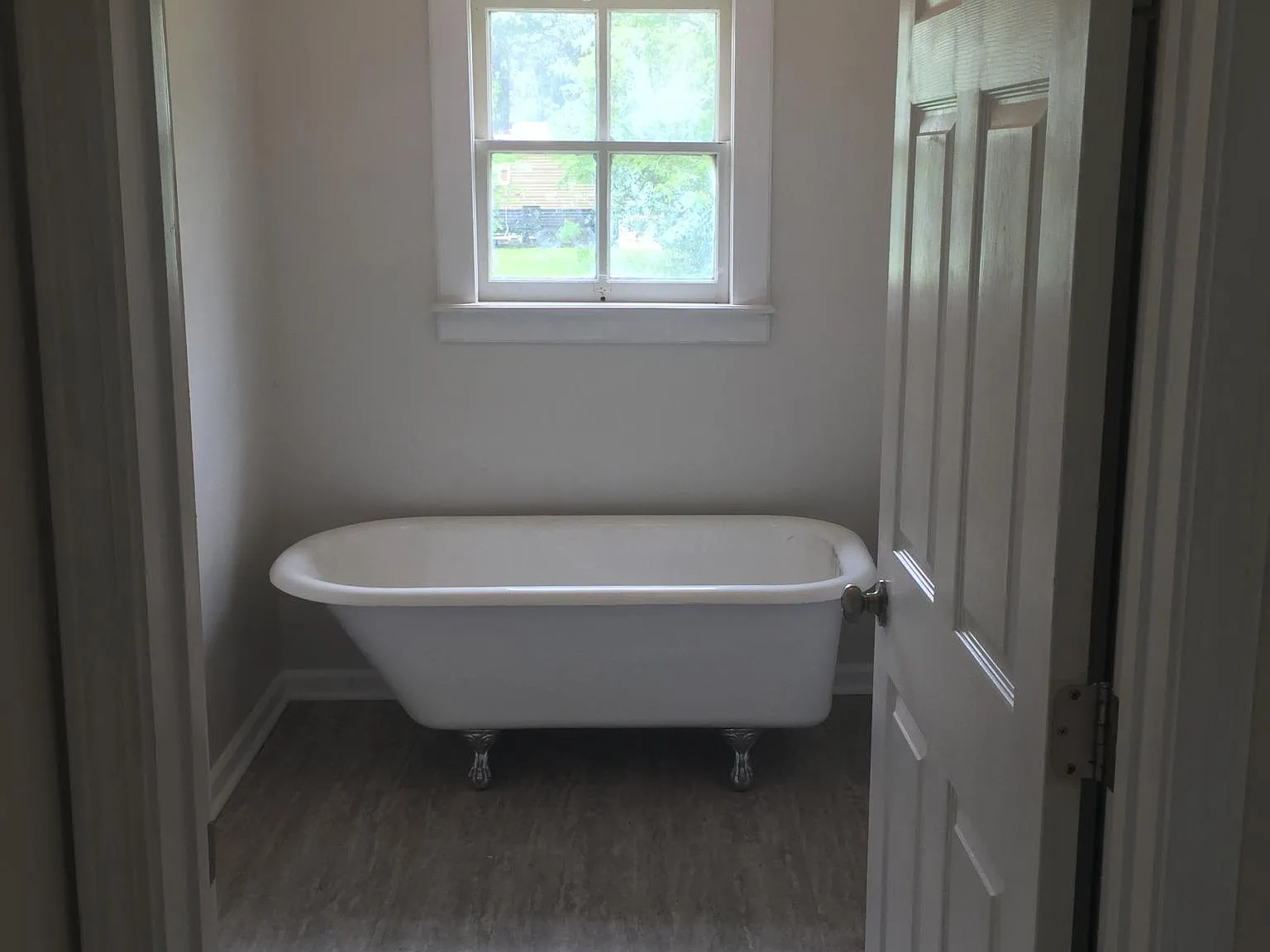 1610 E Milton Ave — Photo 2