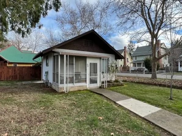 310 N 8th St, Jacksonville, OR 97530