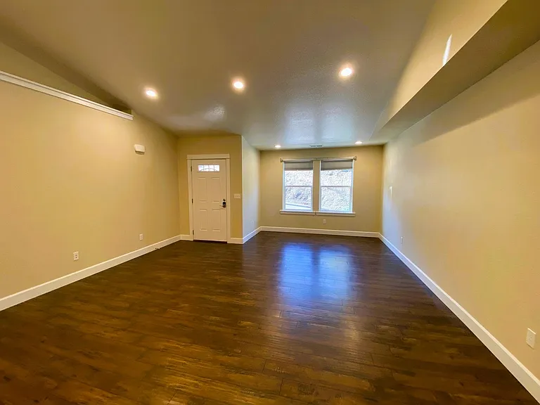 1680 NE Alameda Ave — Photo 4